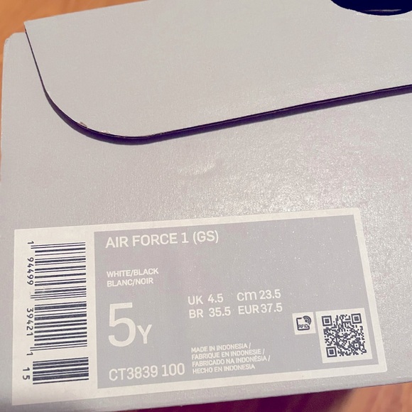 Size 5 youth - white/black Nike Air Force 1 sneakers - Picture 3 of 10